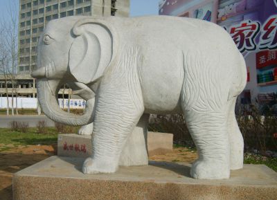 大型仿真动物大理石石雕行走的大象雕塑